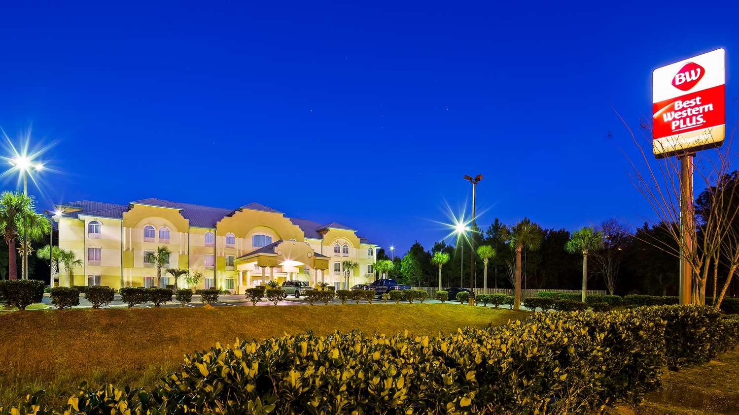 פנסקולה Best Western Plus Blue Angel Inn מראה חיצוני תמונה