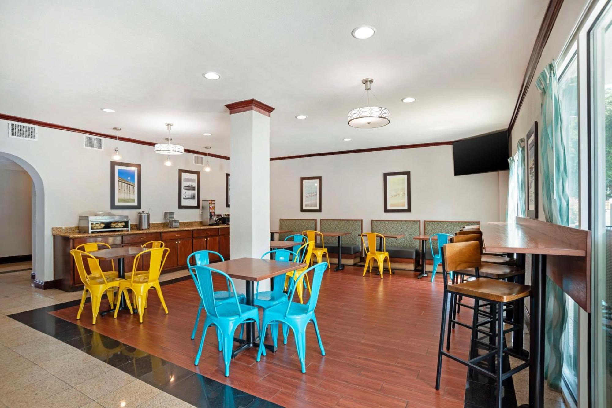 פנסקולה Best Western Plus Blue Angel Inn מראה חיצוני תמונה
