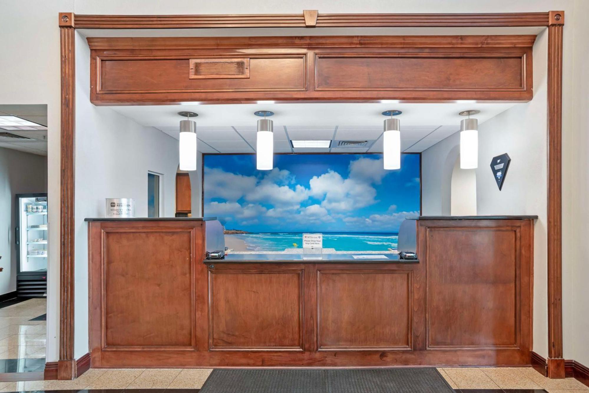 פנסקולה Best Western Plus Blue Angel Inn מראה חיצוני תמונה